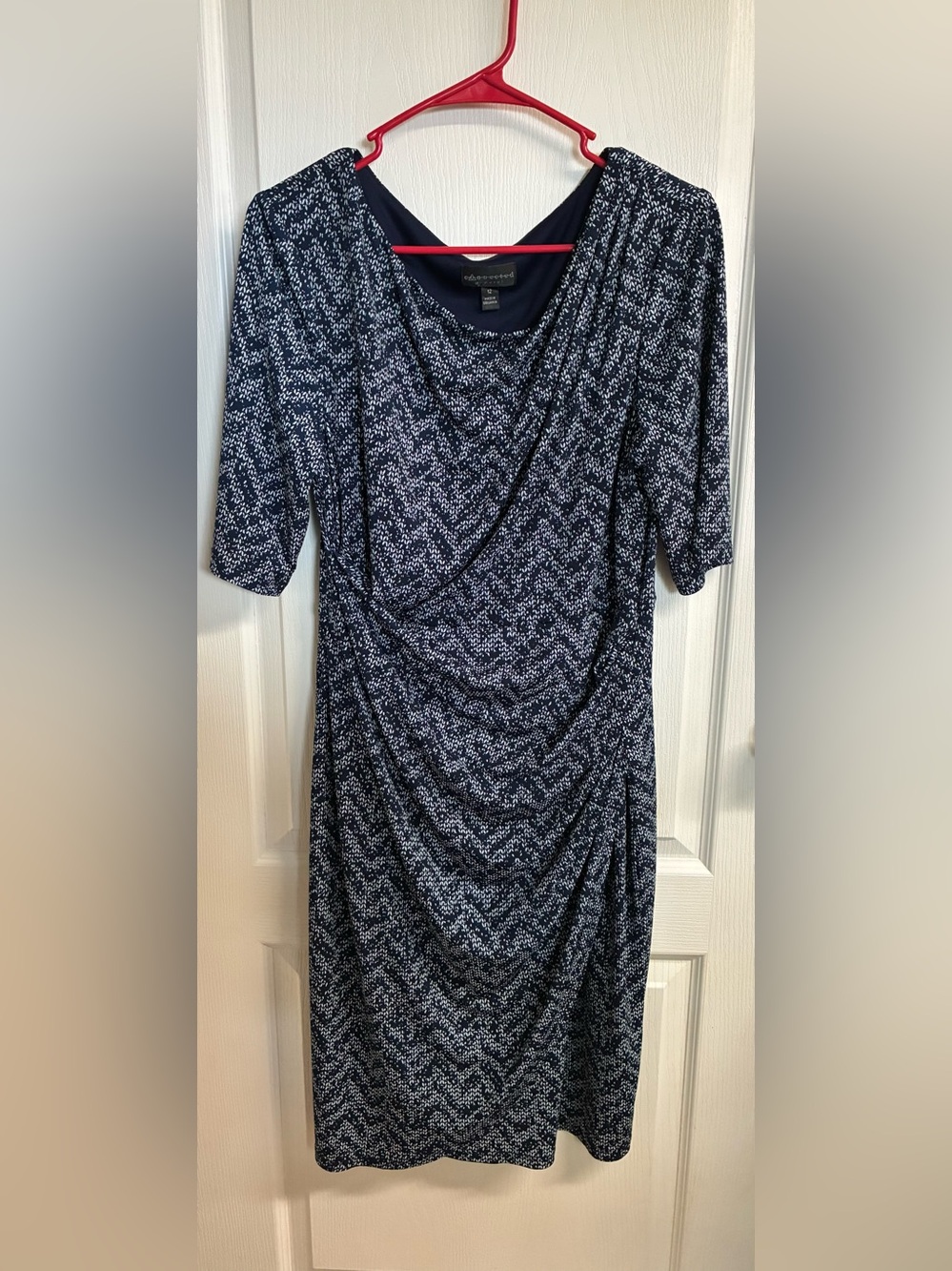 Dress for Interviews
Navy Print
Size 12, runs small
Draped Knee-Length Dress